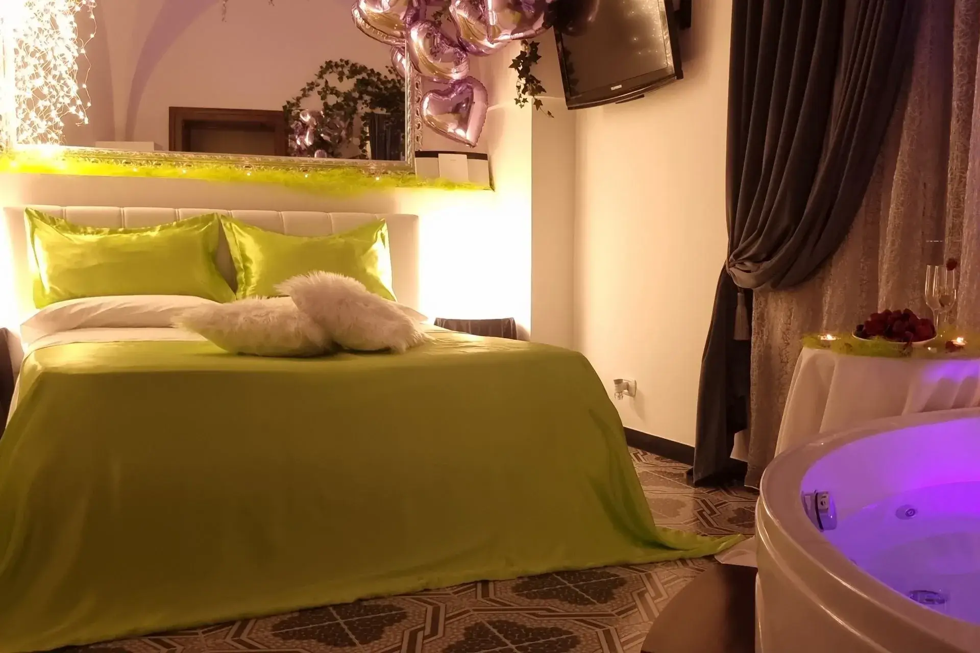 relax-bbilsognodipandora-amore-suite-nike-vasca-idromassaggio-regalo-coppia-intimita-momento-indimenticabile-anniversario-compleanno
